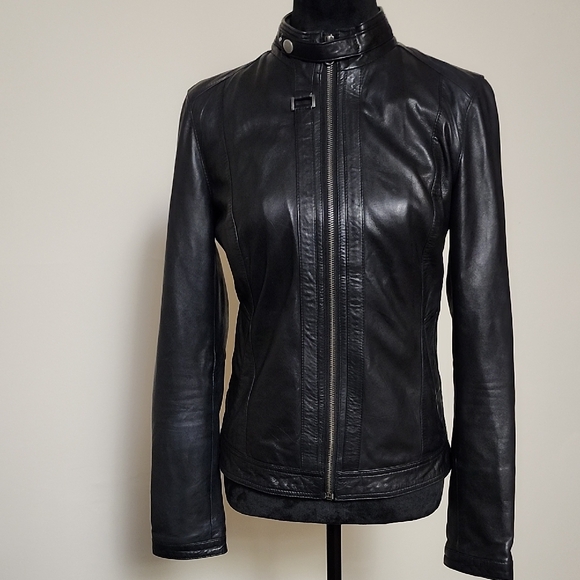 le chateau Jackets & Blazers - Le Château Black Leather Moto Jacket XS Silver Hardware Excellent Condition